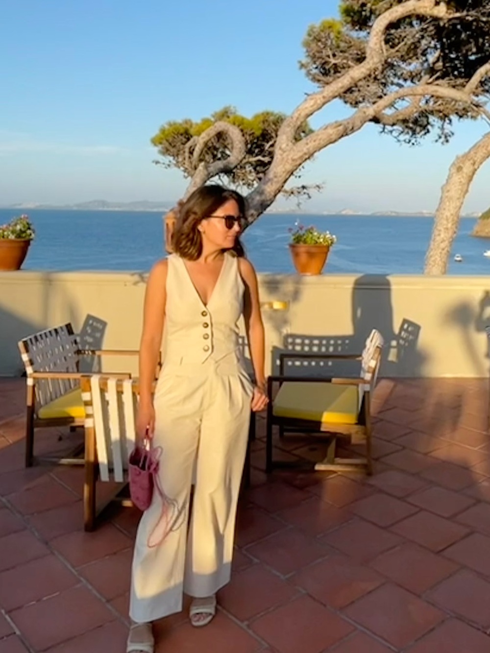 Few Moda Serene set
linen blend vest and pants set
